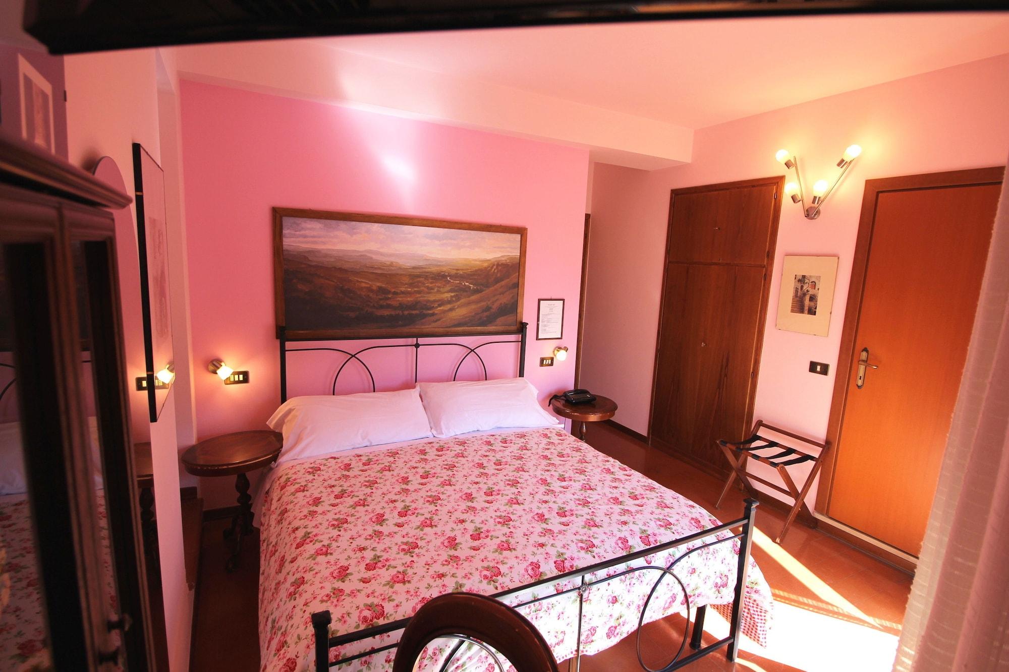 Pallotta Hotel 2*